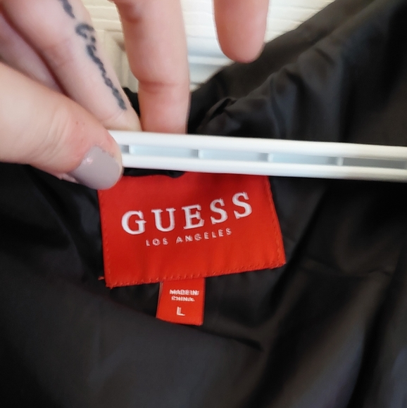 Women's Guess Camouflage Print Jacket. PRICE FIRM - Picture 5 of 8